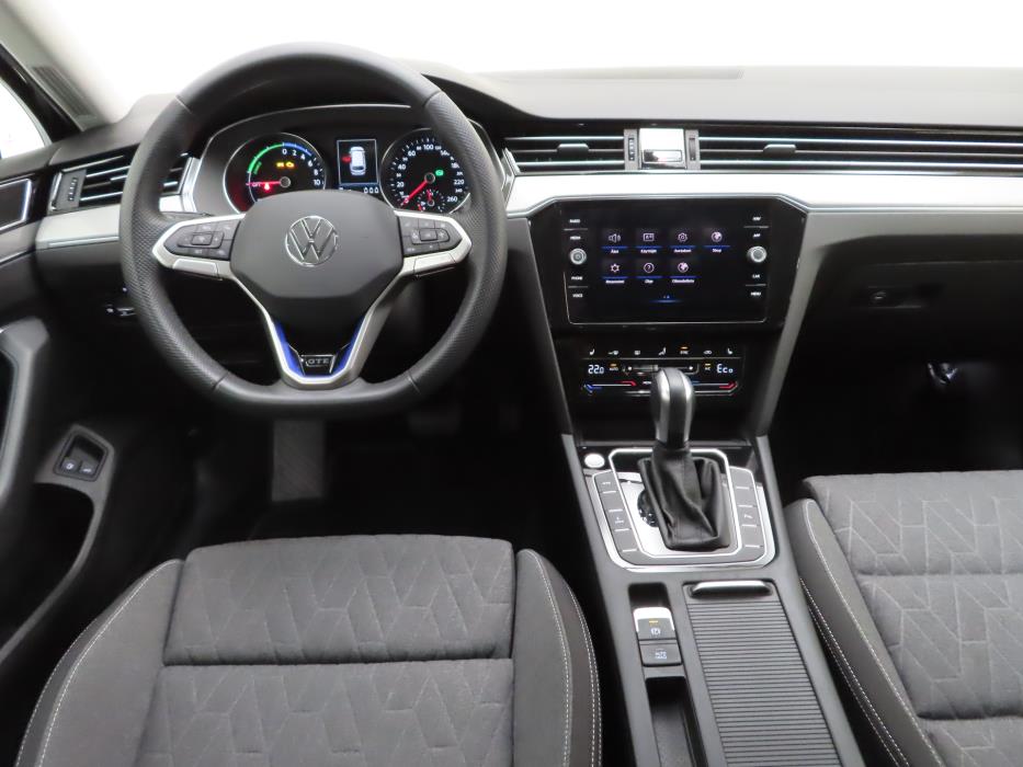 Volkswagen Passat 2023