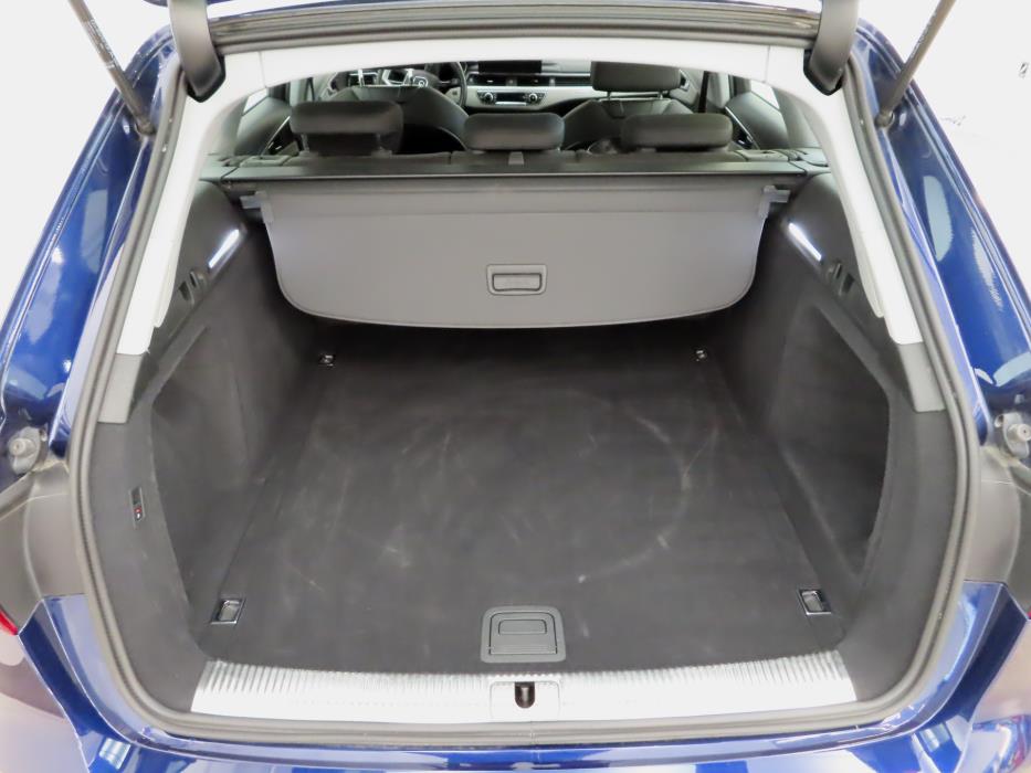 AUDI A4 2024