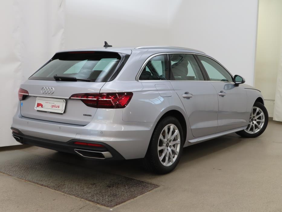 AUDI A4 2024