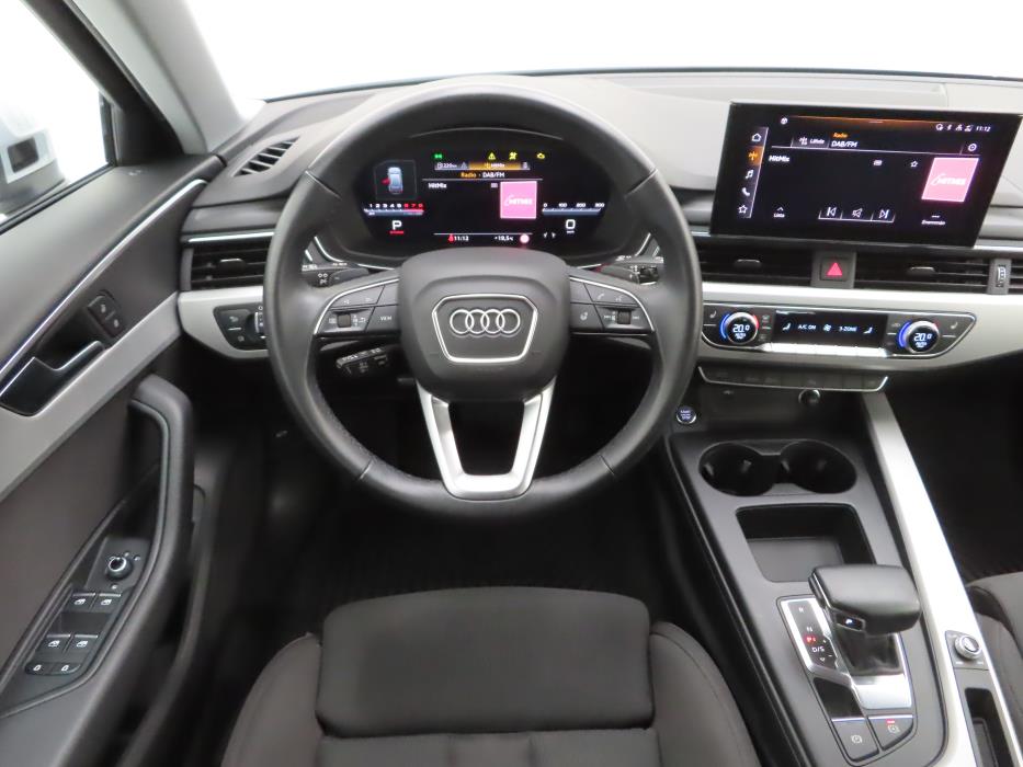 AUDI A4 2024