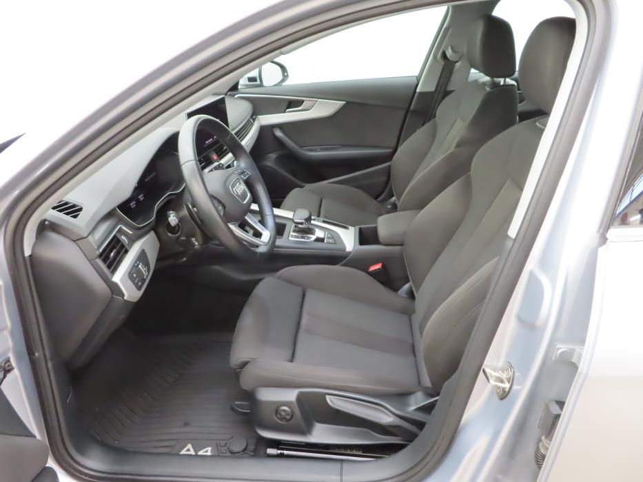 AUDI A4 2024