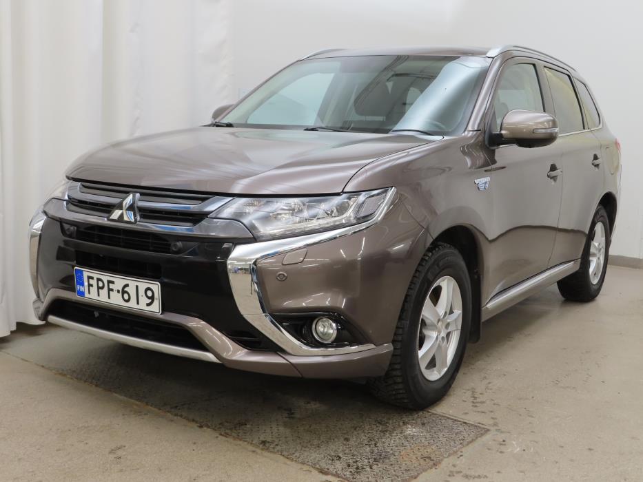 Mitsubishi Outlander PHEV 2015