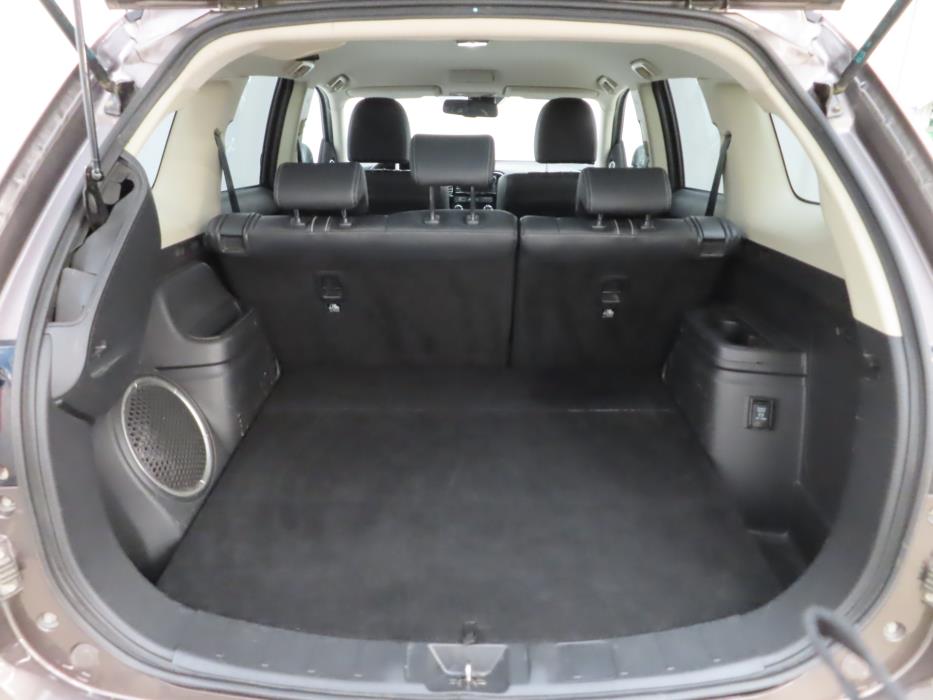 Mitsubishi Outlander PHEV 2015