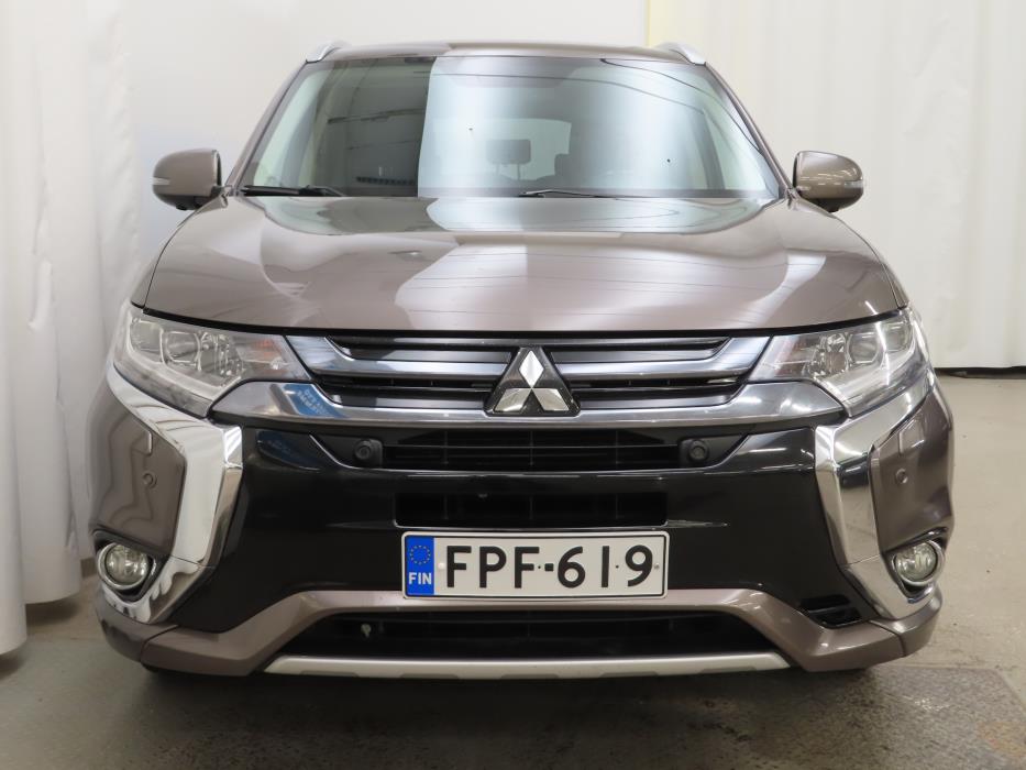 Mitsubishi Outlander PHEV 2015