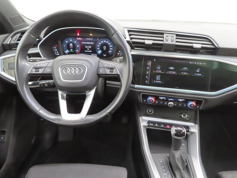 AUDI Q3 2024