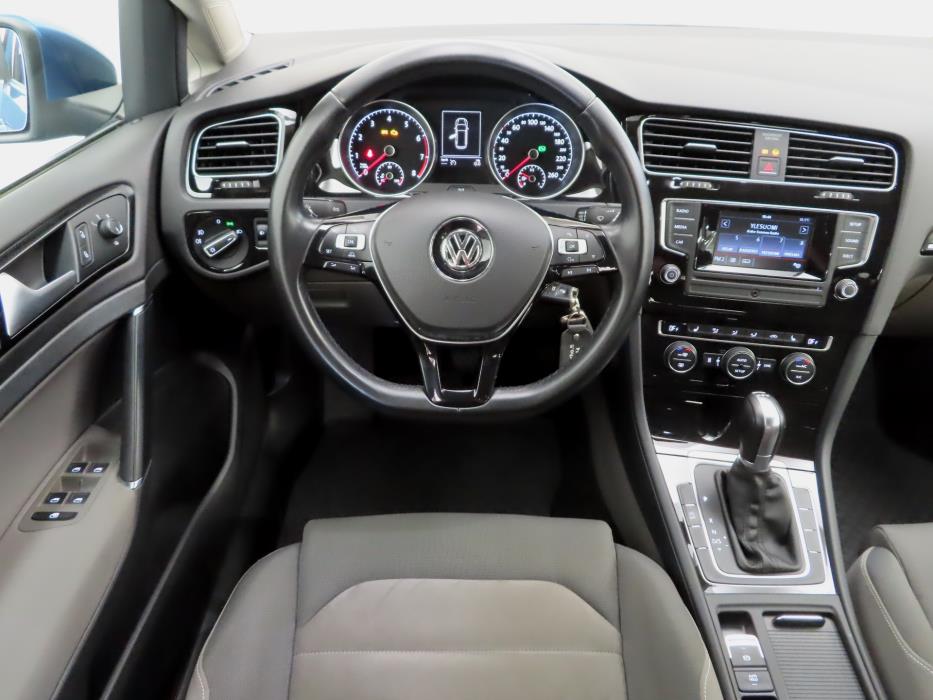 VOLKSWAGEN Golf 2013