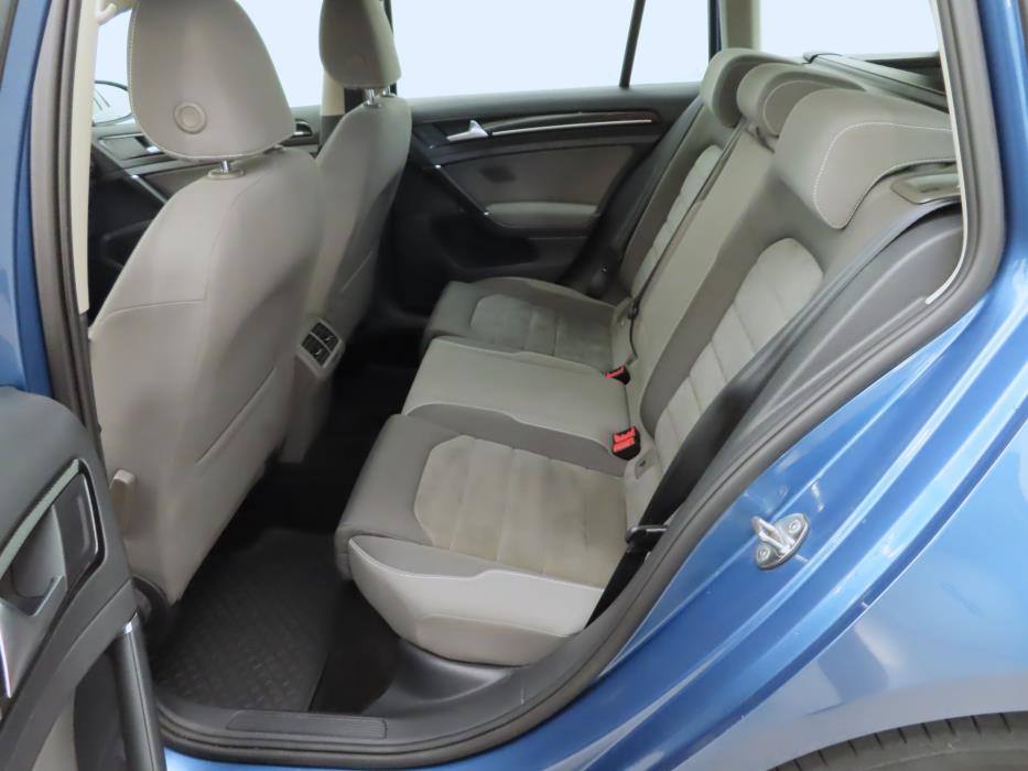 VOLKSWAGEN Golf 2013