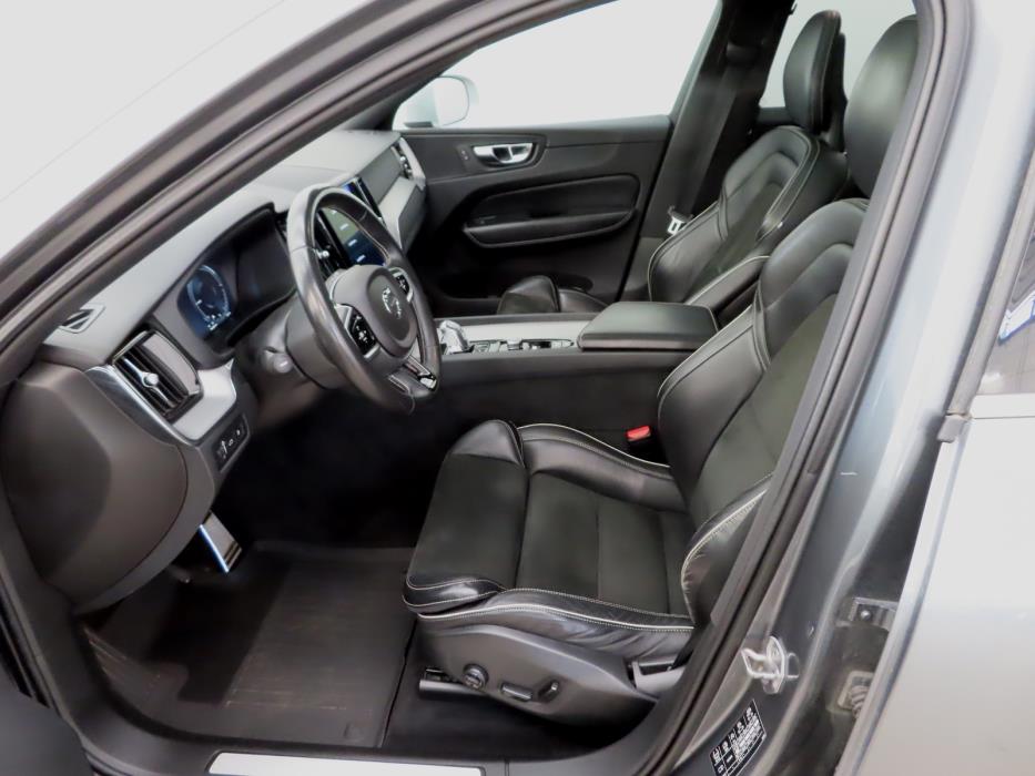 VOLVO XC60 2018