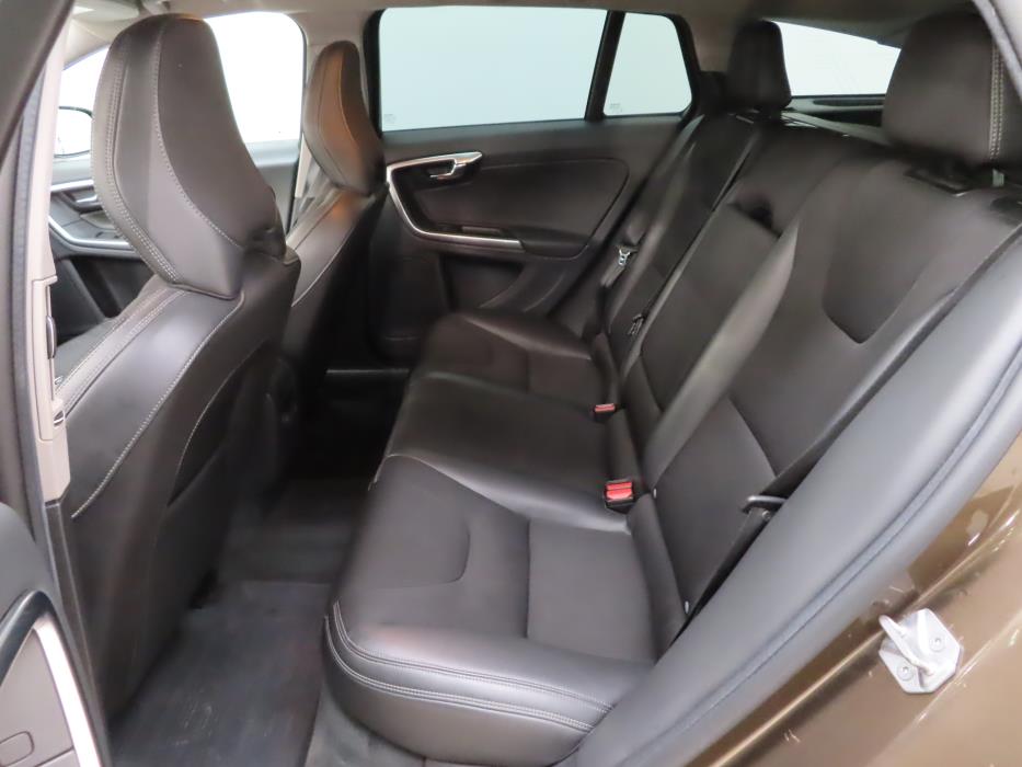 Volvo V60 Cross Country 2016