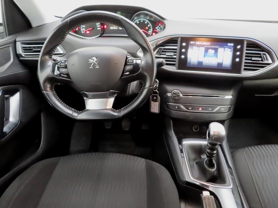Peugeot 308 2016