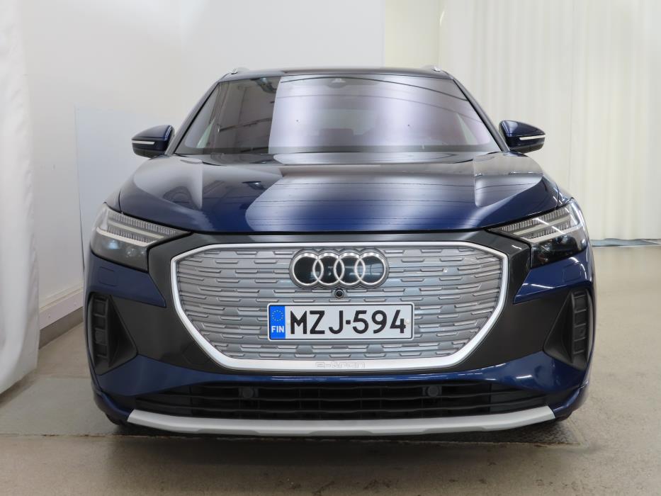 AUDI Q4 e-tron 2021