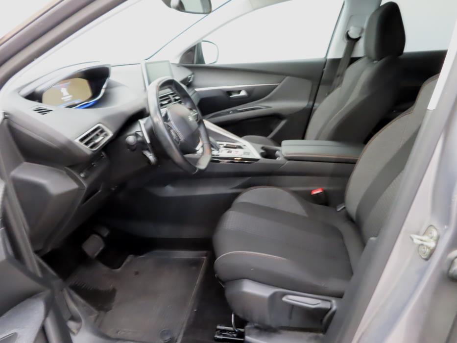 PEUGEOT 3008 2020