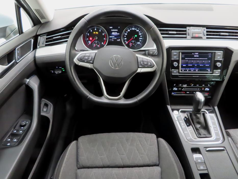 Volkswagen Passat 2023