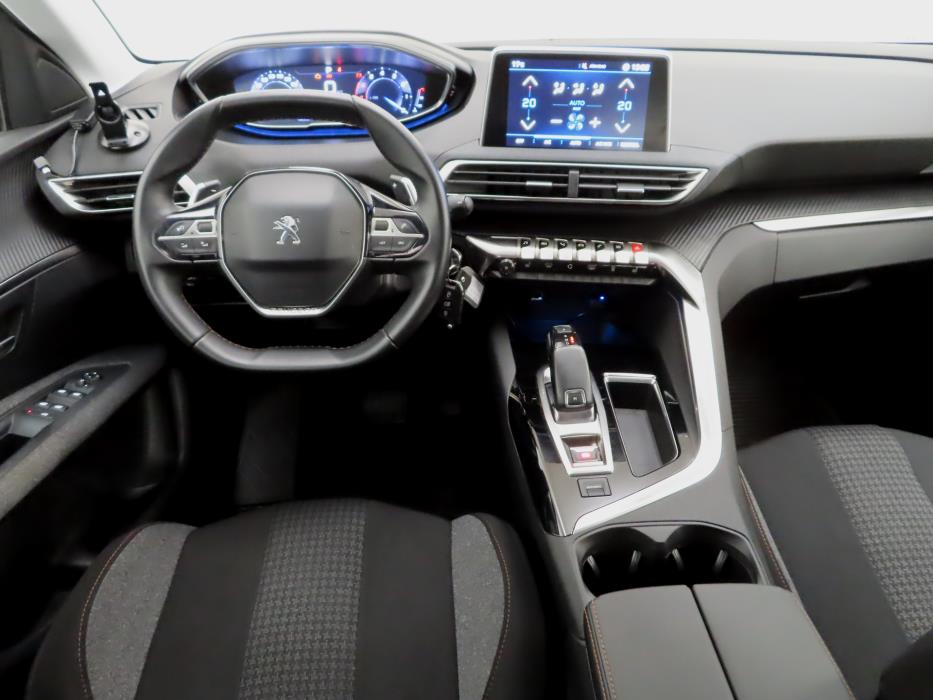 PEUGEOT 3008 2017