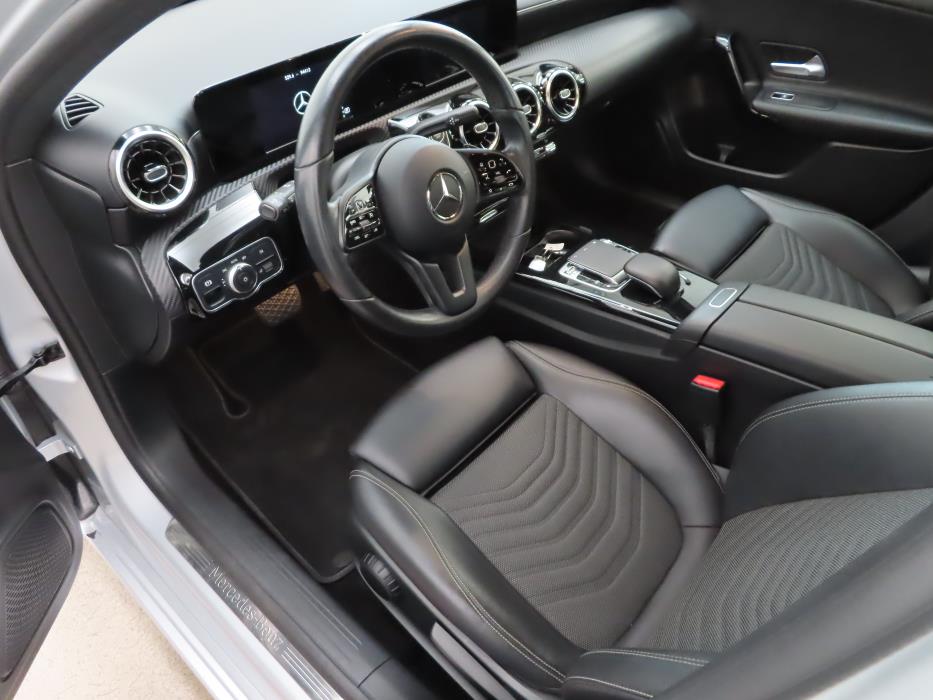 MERCEDES-BENZ A 2018