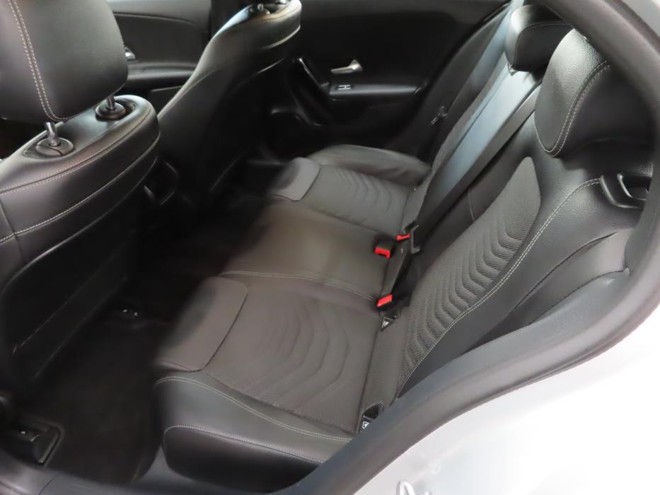MERCEDES-BENZ A 2018