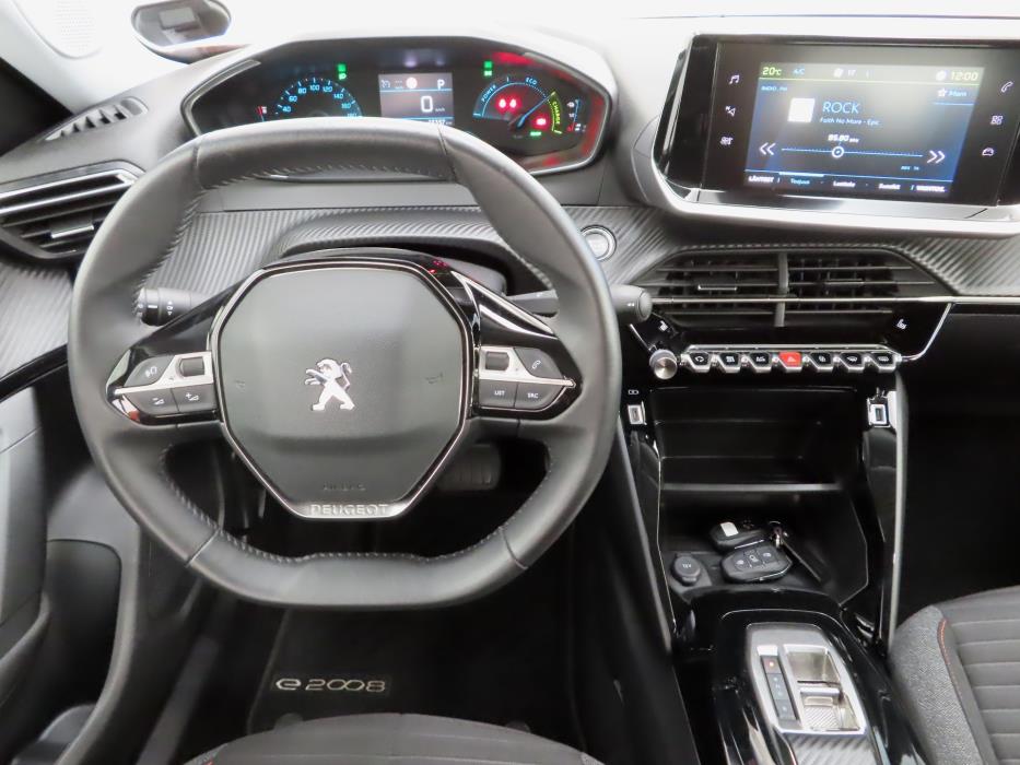 Peugeot e-2008 2022