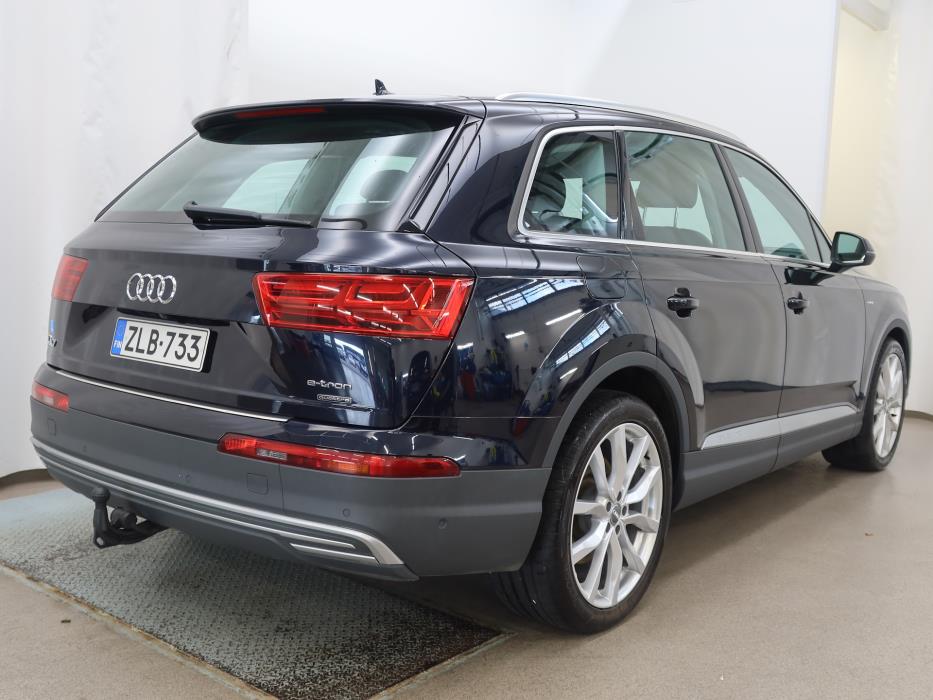AUDI Q7 2016