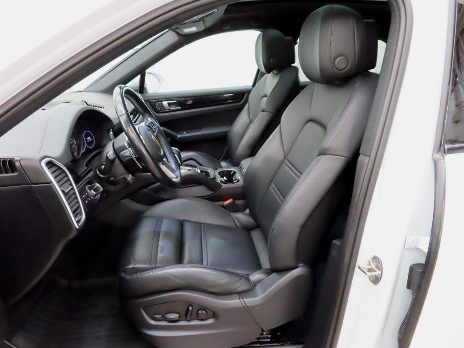 Porsche Cayenne 2022