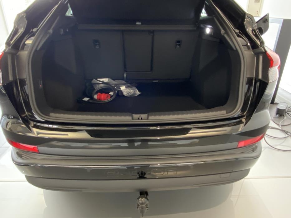 Audi Q4 e-tron 2024