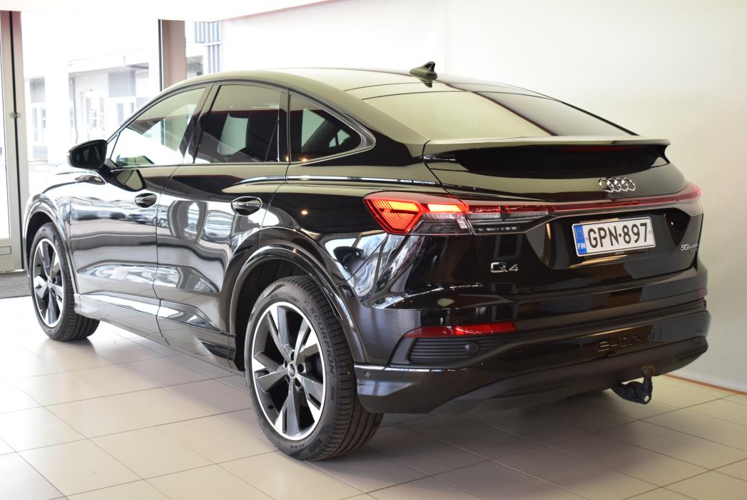 Audi Q4 e-tron 2024