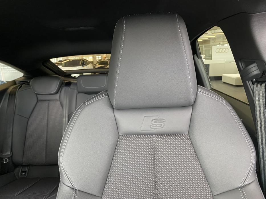 Audi Q4 e-tron 2024