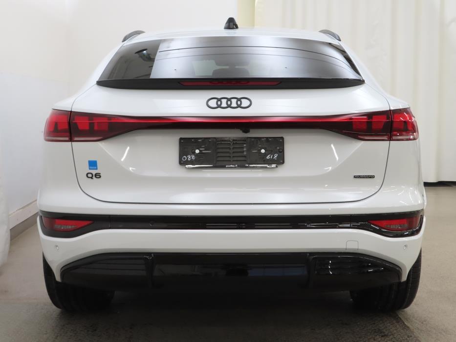 Audi Q6 e-tron 2025
