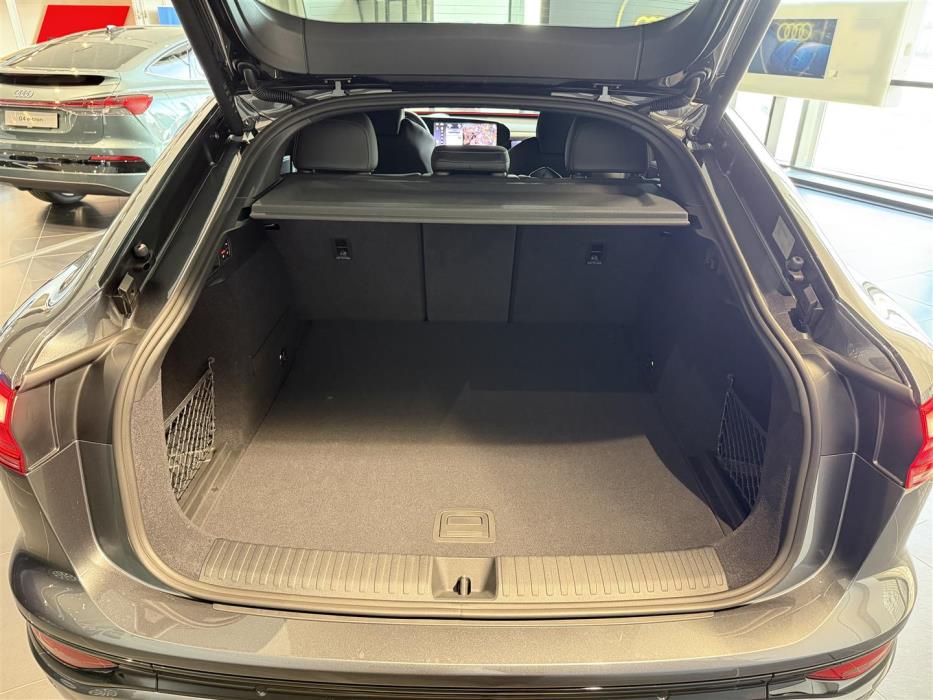 Audi Q6 e-tron 2026