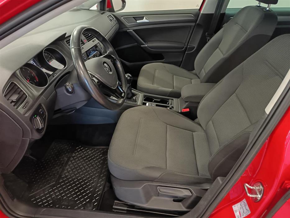 VOLKSWAGEN Golf 2013