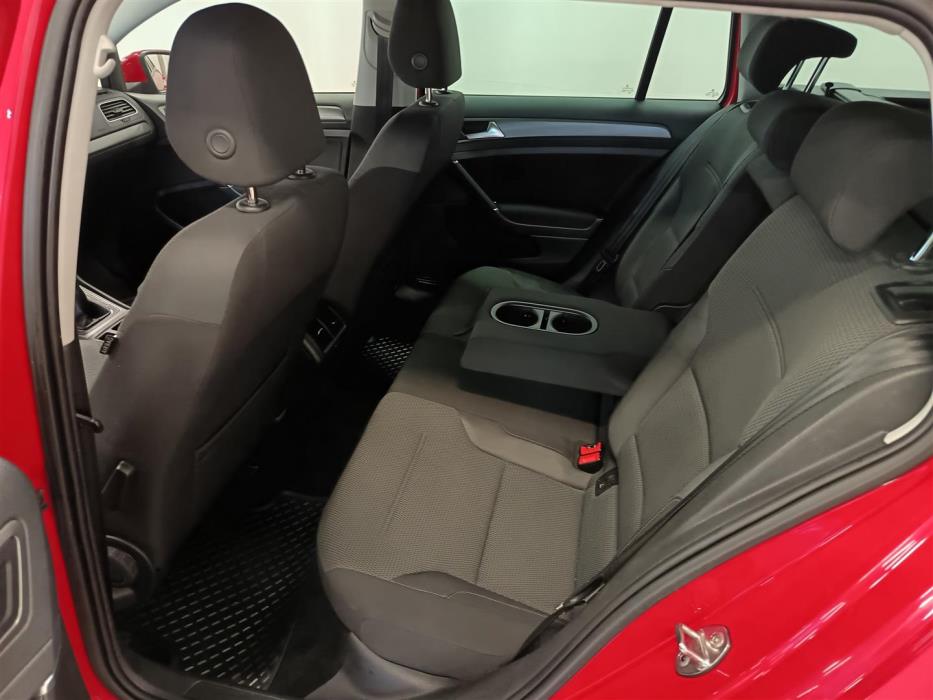 VOLKSWAGEN Golf 2013
