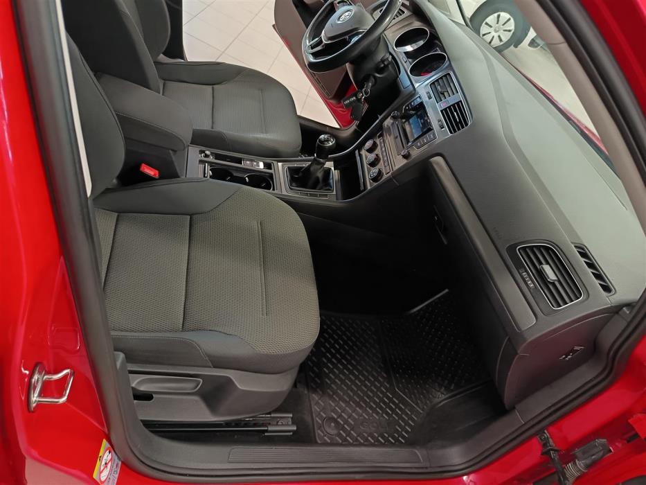 VOLKSWAGEN Golf 2013