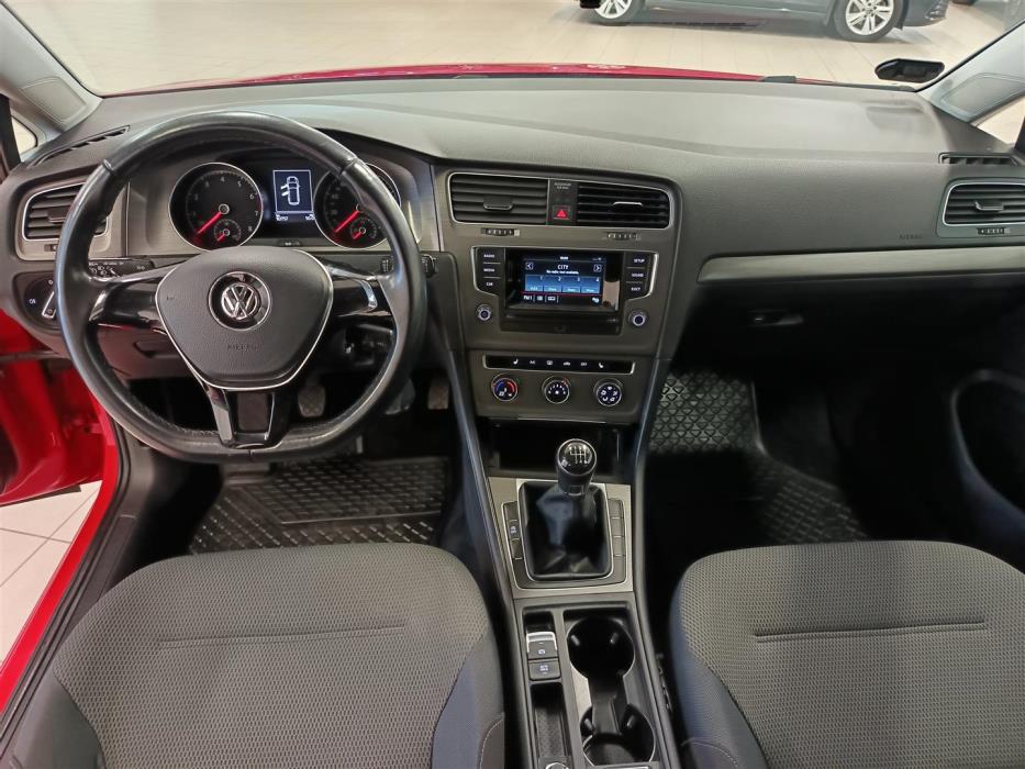 VOLKSWAGEN Golf 2013