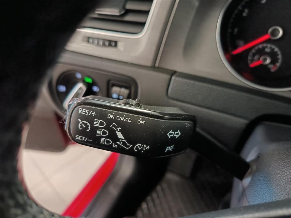 VOLKSWAGEN Golf 2013