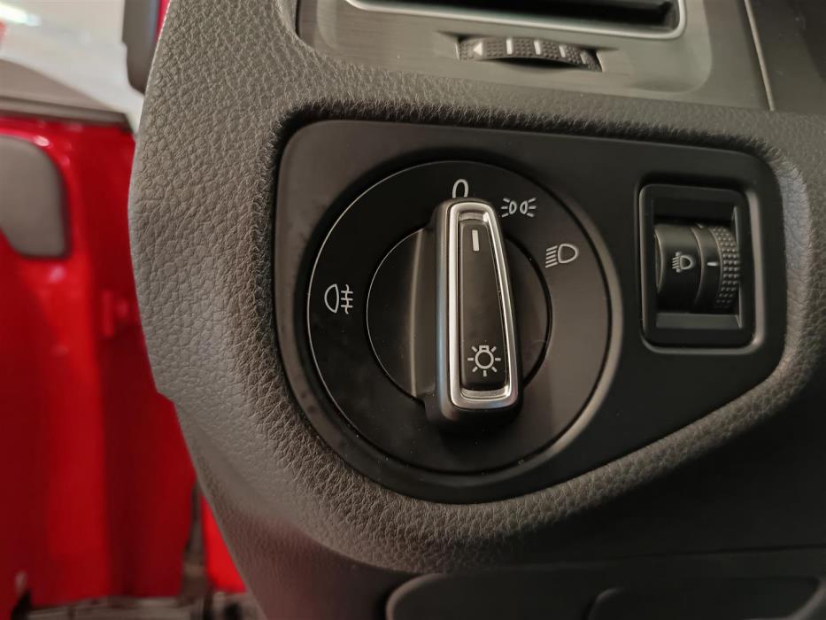 VOLKSWAGEN Golf 2013