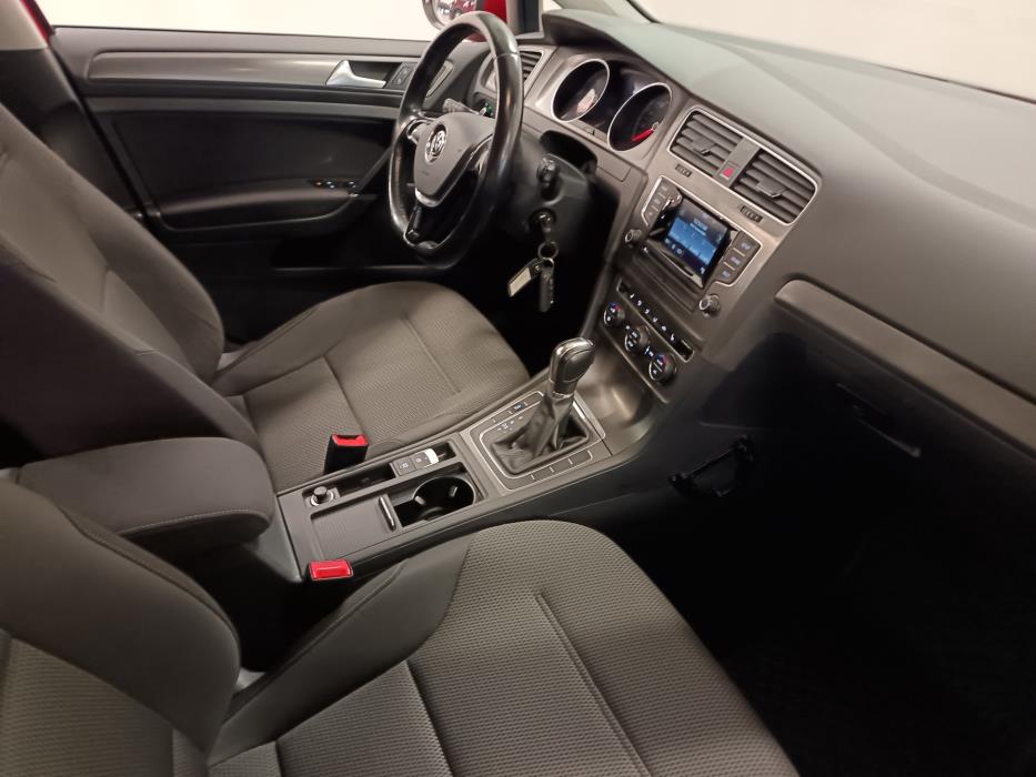 VOLKSWAGEN Golf 2013