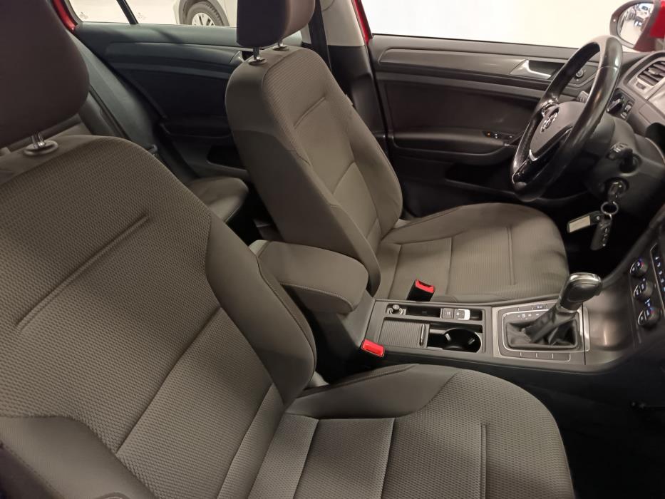 VOLKSWAGEN Golf 2013