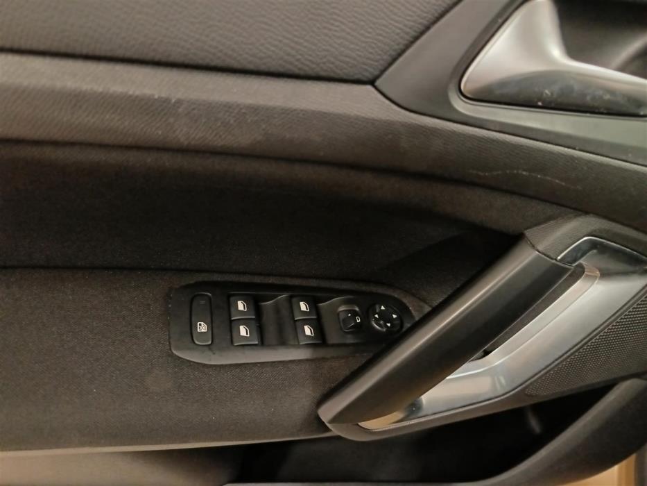 PEUGEOT 308 2017