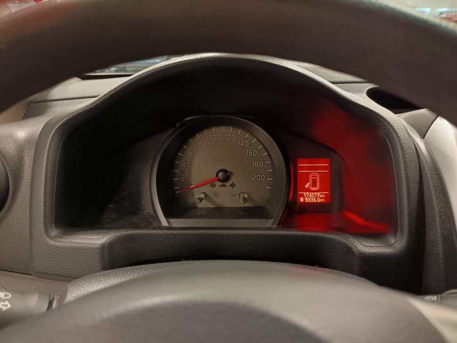 NISSAN NV200 2015
