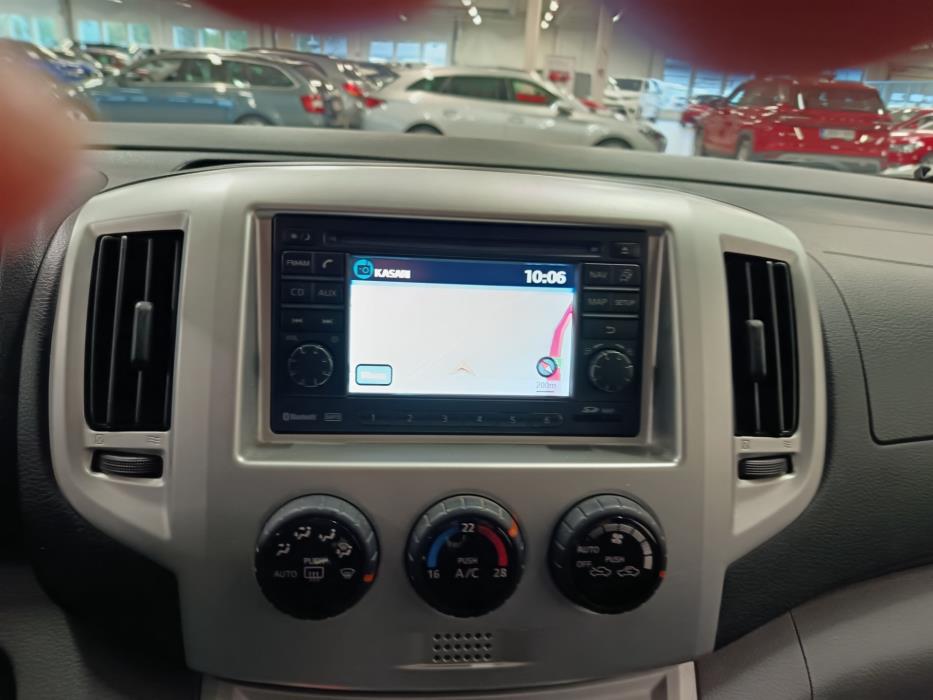 NISSAN NV200 2015