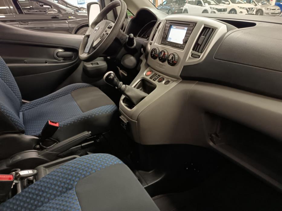 NISSAN NV200 2015