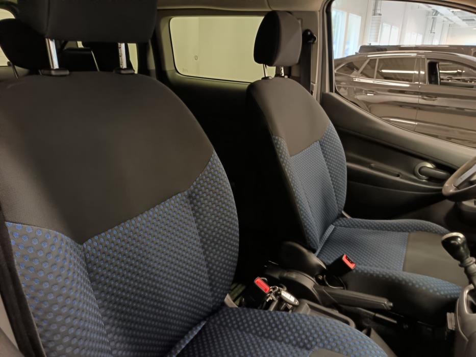 NISSAN NV200 2015