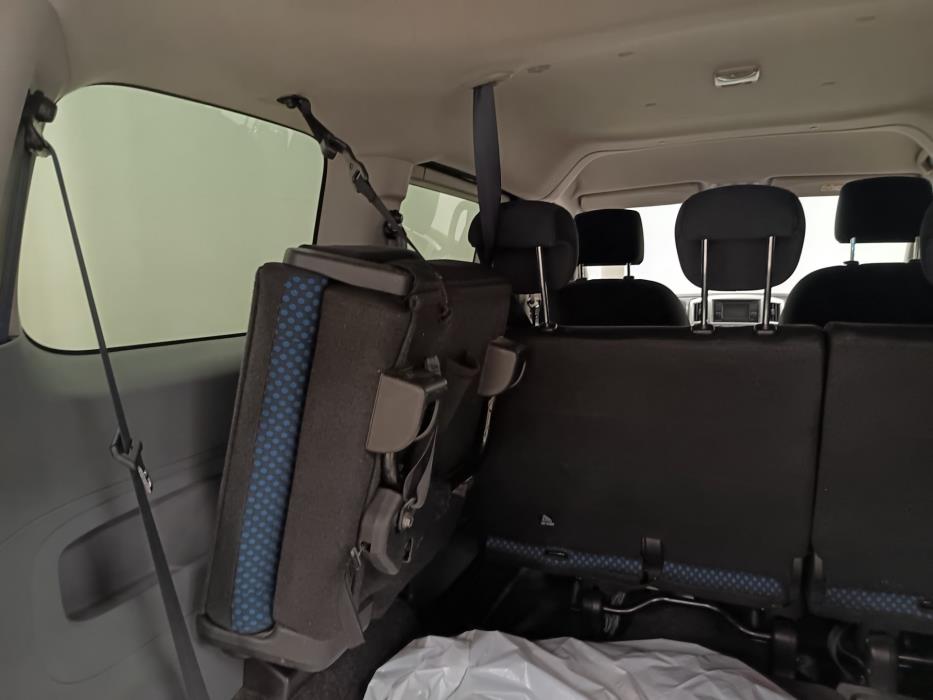 NISSAN NV200 2015