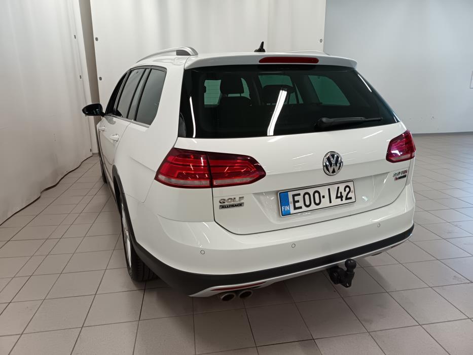 VOLKSWAGEN Golf 2017