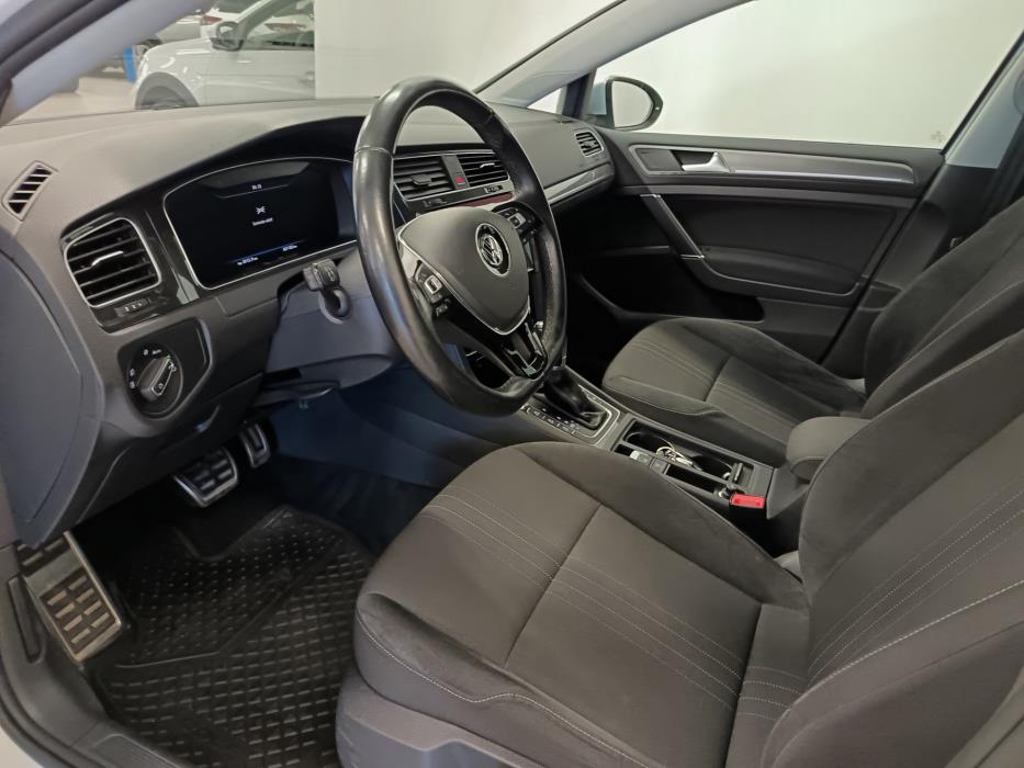 VOLKSWAGEN Golf 2017