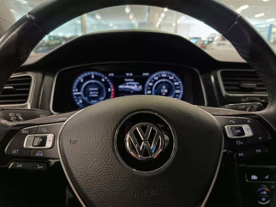 VOLKSWAGEN Golf 2017