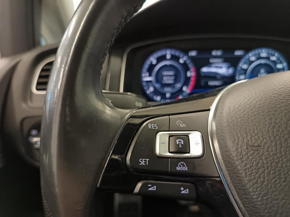 VOLKSWAGEN Golf 2017