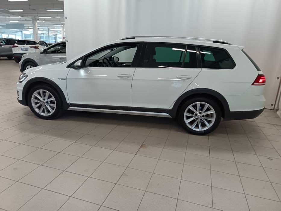 VOLKSWAGEN Golf 2017
