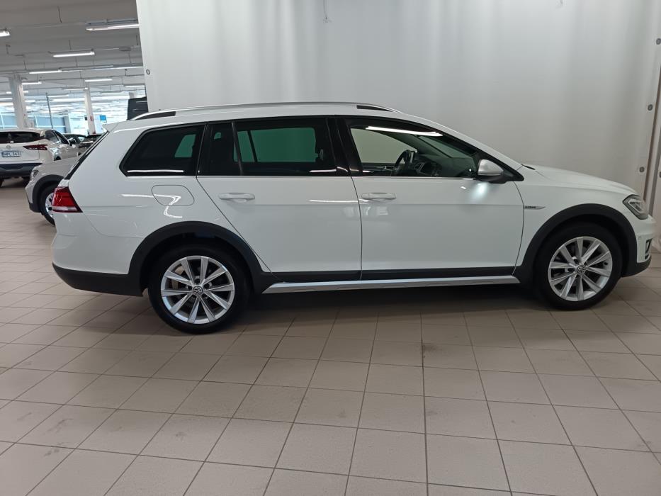 VOLKSWAGEN Golf 2017