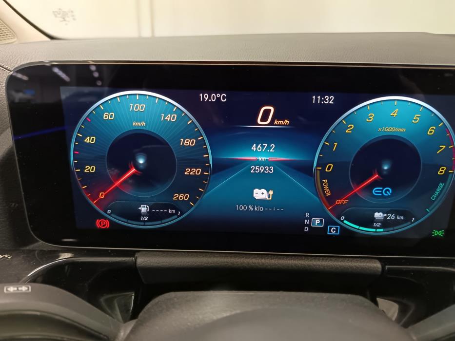 MERCEDES-BENZ GLA 2021