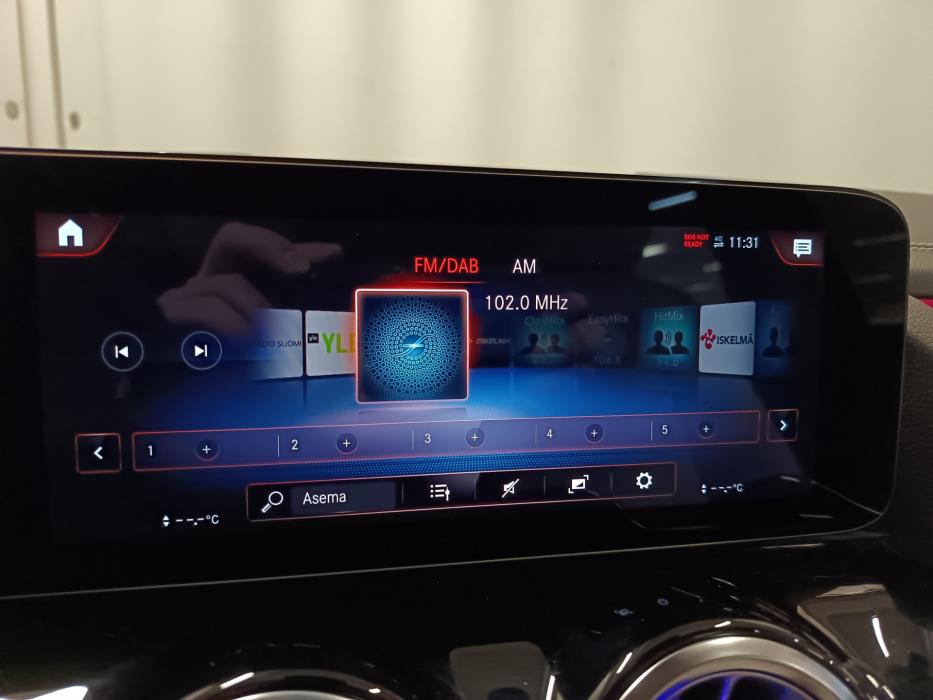 MERCEDES-BENZ GLA 2021